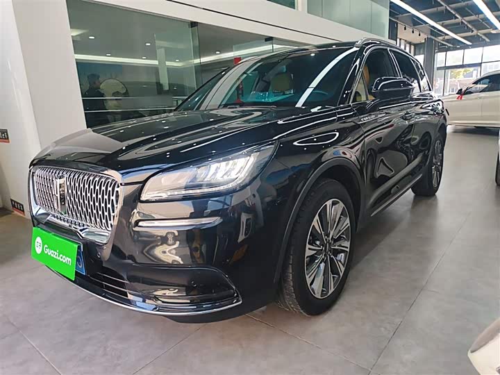 Фото 1 - Lincoln Corsair