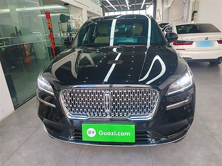 Фото 3 - Lincoln Corsair