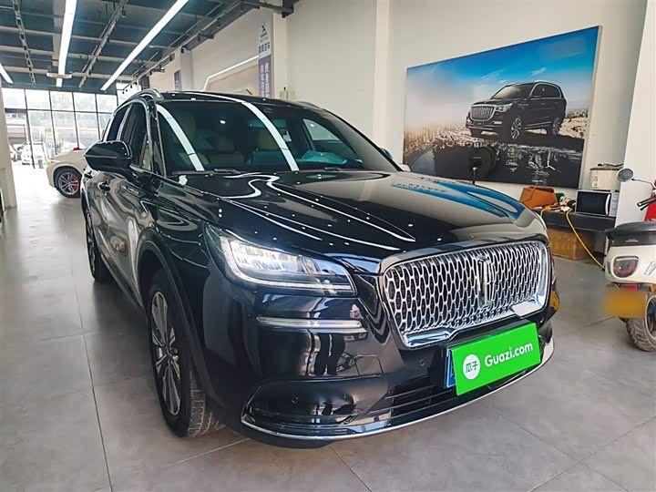 Фото 4 - Lincoln Corsair