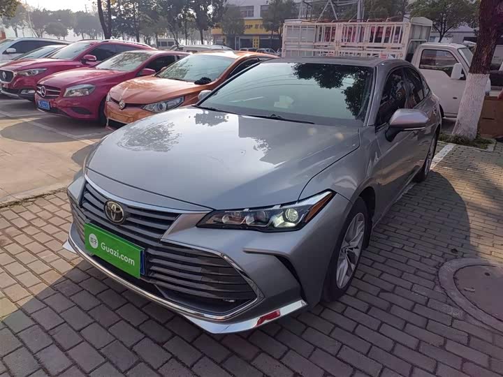 Фото 1 - Toyota Avalon