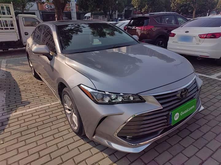 Фото 4 - Toyota Avalon
