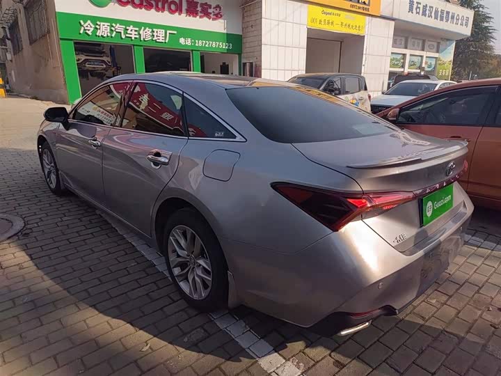 Фото 5 - Toyota Avalon