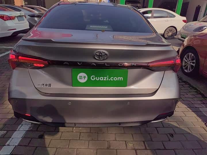 Фото 6 - Toyota Avalon