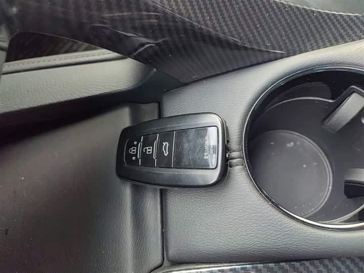 Фото 9 - Toyota Avalon