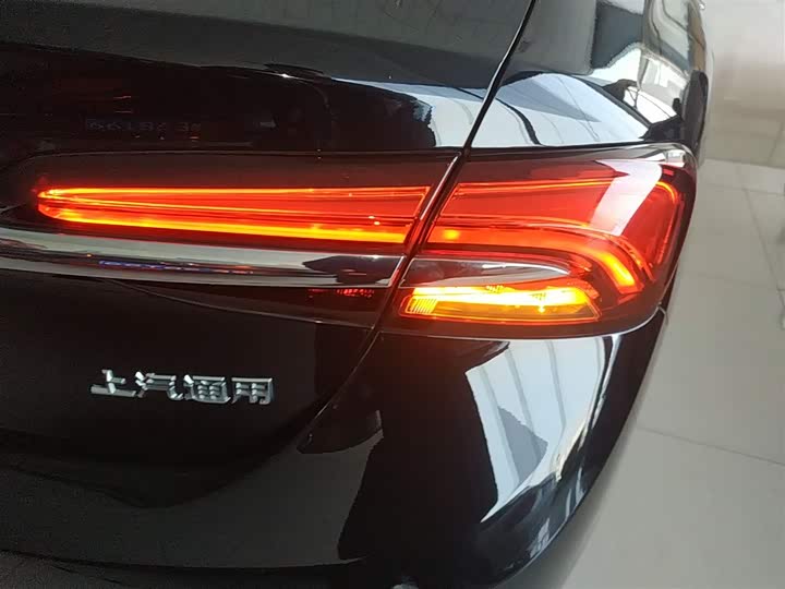 Фото 8 - Buick LaCrosse