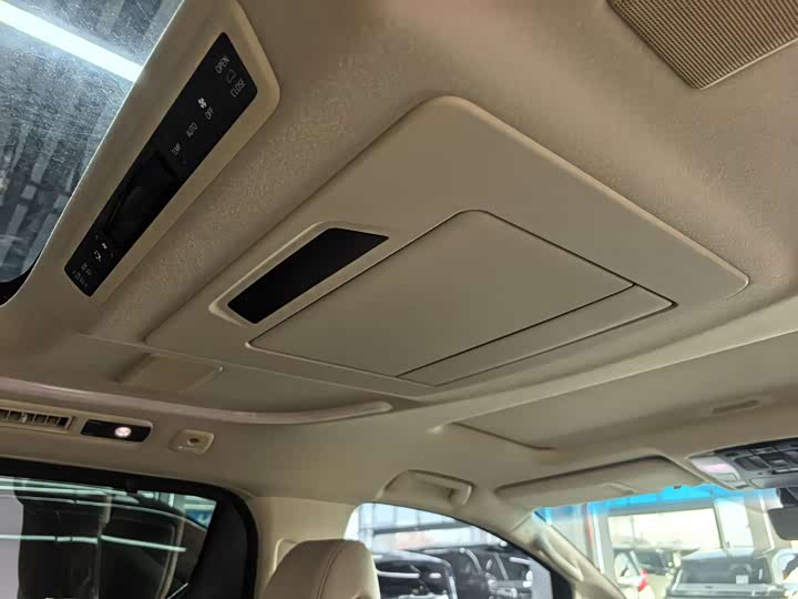 Фото 8 - Toyota Alphard