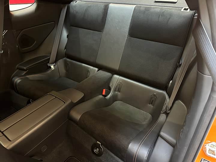 Фото 6 - Toyota GR86