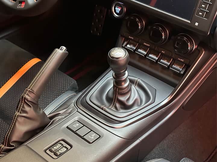 Фото 7 - Toyota GR86