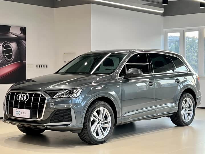 Фото 1 - Audi Q7