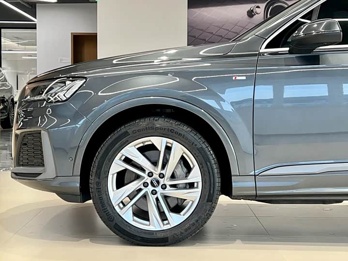 Фото 4 - Audi Q7