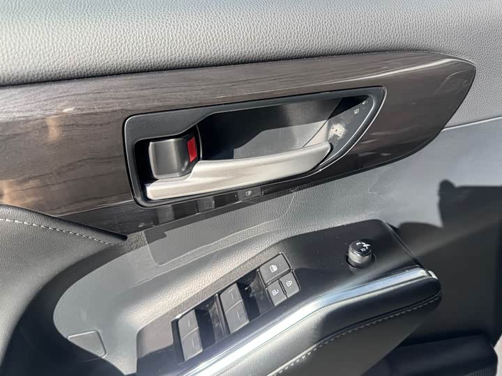 Фото 6 - Toyota Crown Kluger