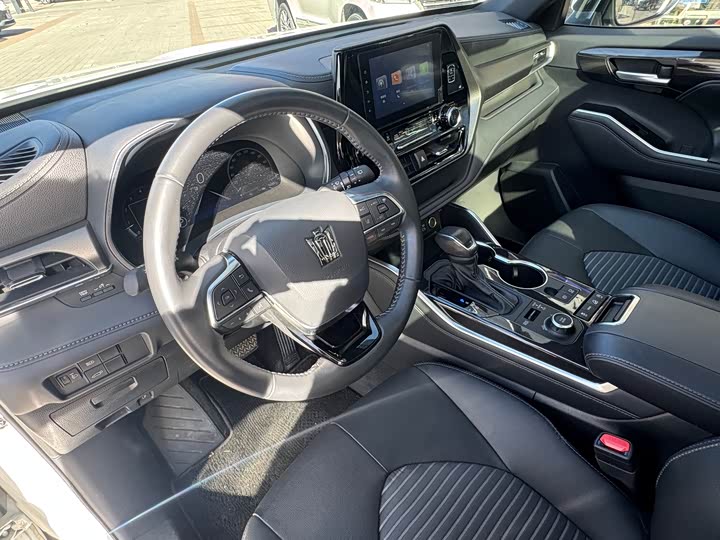 Фото 8 - Toyota Crown Kluger