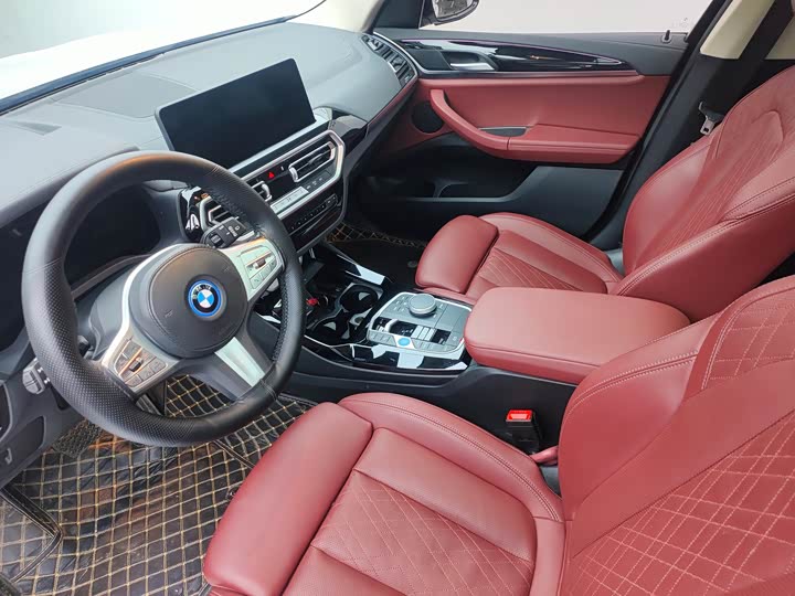 Фото 8 - BMW iX3