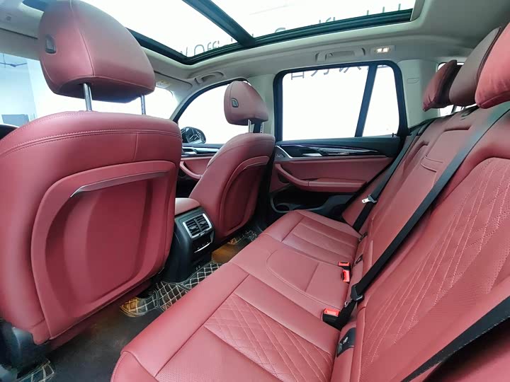 Фото 9 - BMW iX3