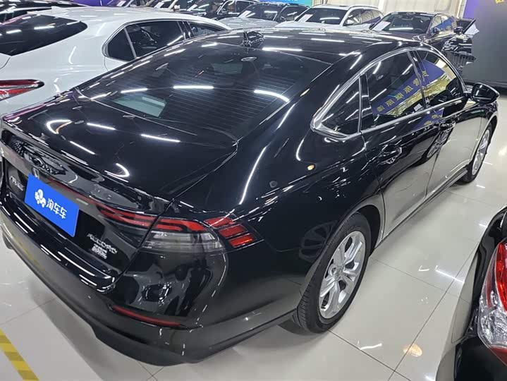 Фото 3 - Honda Accord