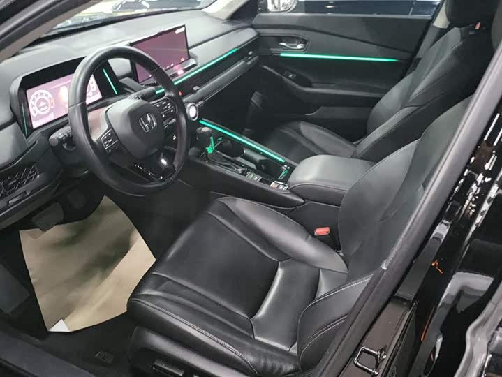 Фото 9 - Honda Accord