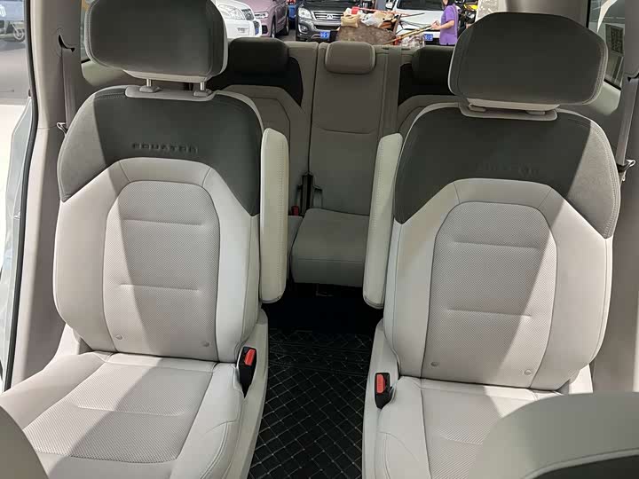 Фото 16 - Ford Equator Hybrid