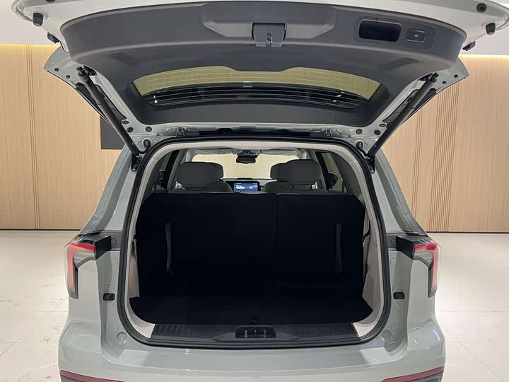 Фото 18 - Ford Equator Hybrid