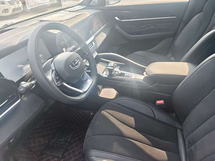 Фото 5 - Geely Monjaro