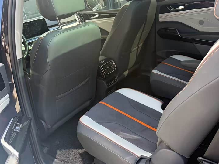 Фото 6 - Volkswagen ID.6 Crozz