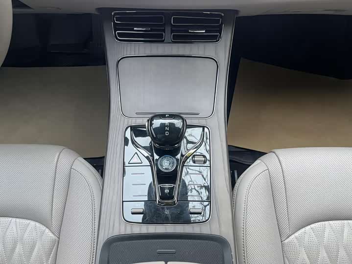 Фото 7 - BYD Han