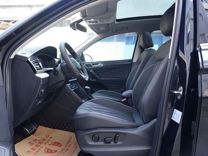 Фото 4 - Volkswagen Tiguan L Pro