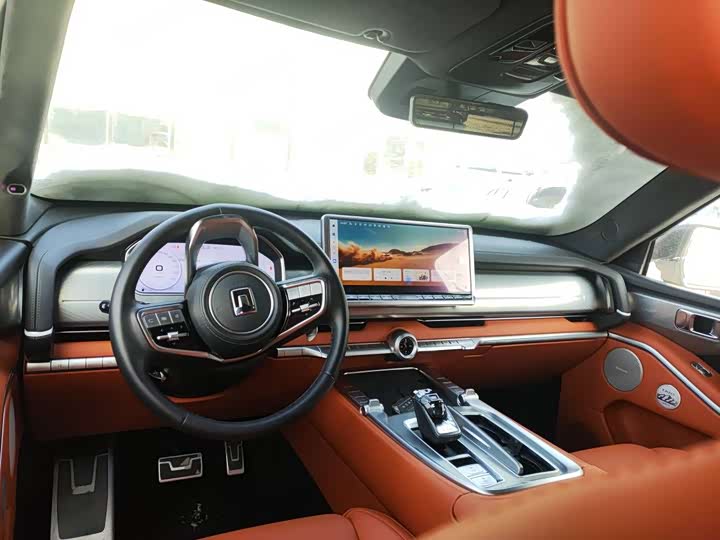 Фото 8 - Tank 700 Hybrid