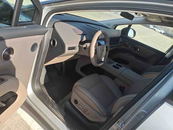 Фото 3 - LiXiang i8