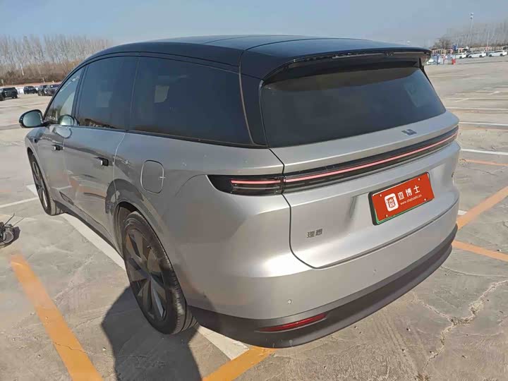 Фото 8 - LiXiang i8