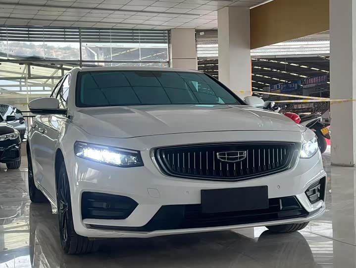 Фото 3 - Geely Preface