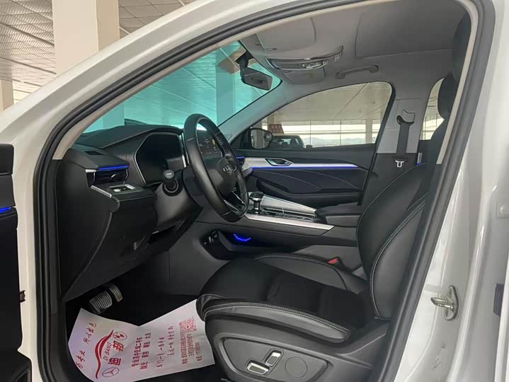 Фото 4 - Geely Preface