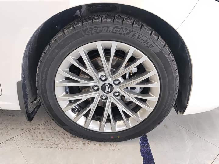 Фото 6 - Bestune B70