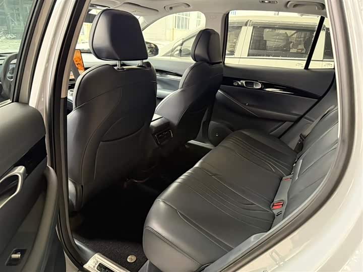 Фото 8 - Geely Galaxy E5