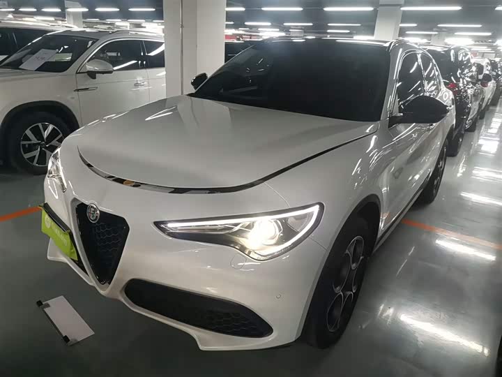Фото 2 - Alfa Romeo Stelvio