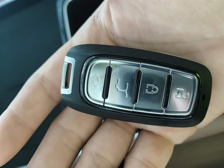 Фото 9 - Chery Tiggo 8L