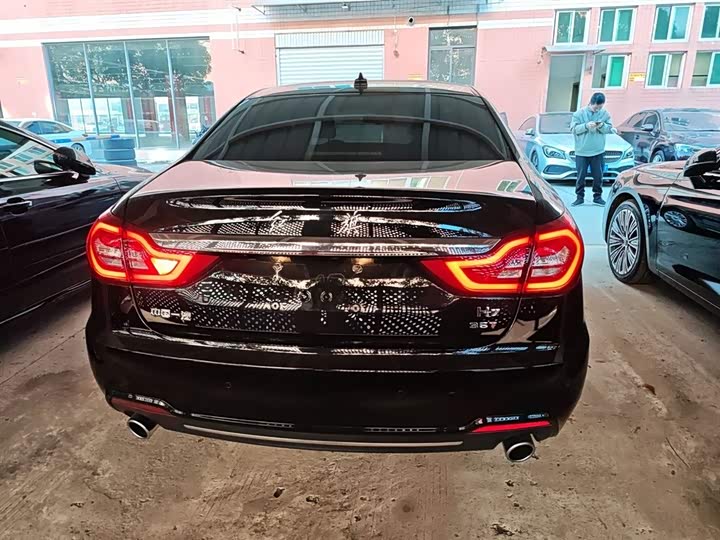 Фото 6 - Hongqi H7