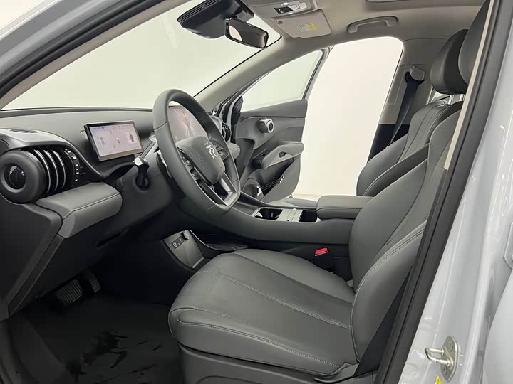 Фото 8 - BYD Yuan Plus