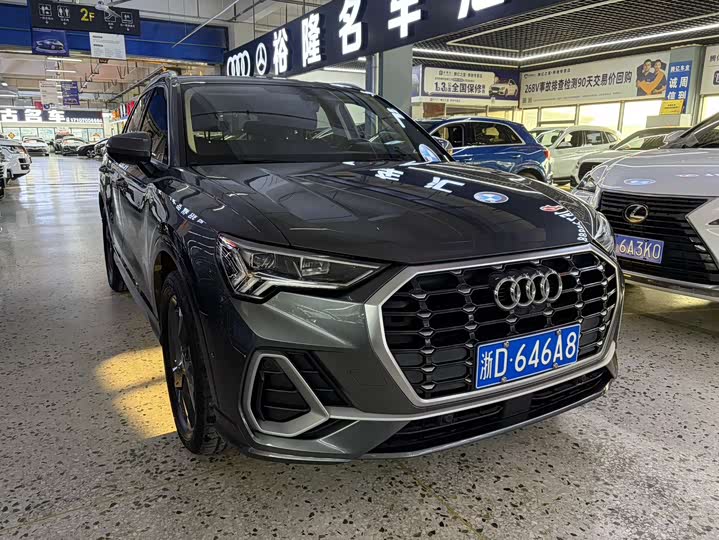 Фото 3 - Audi Q3