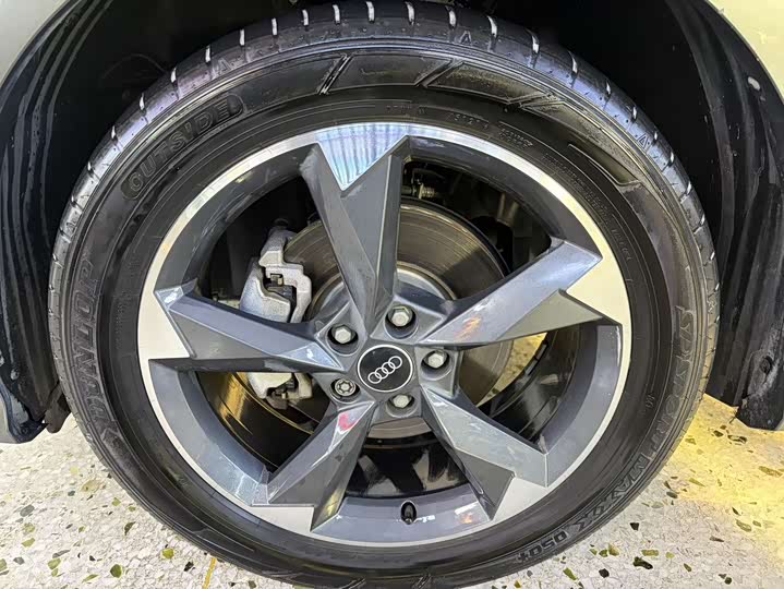 Фото 4 - Audi Q3