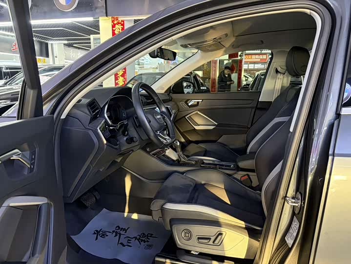 Фото 6 - Audi Q3