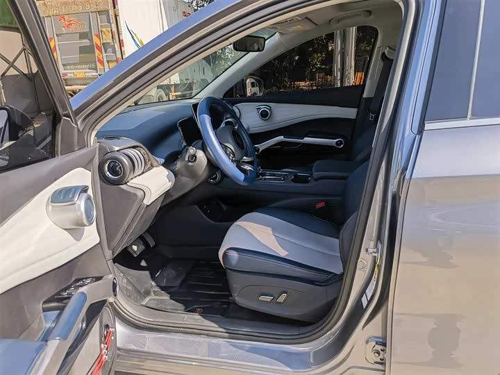 Фото 8 - BYD Yuan Plus