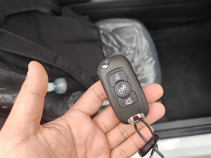 Фото 9 - Buick Verano