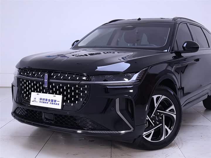 Фото 3 - Lincoln Nautilus