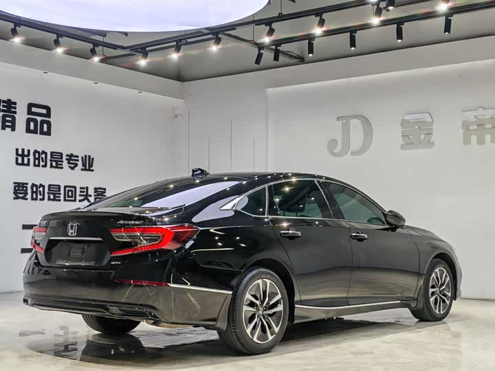 Фото 6 - Honda Accord