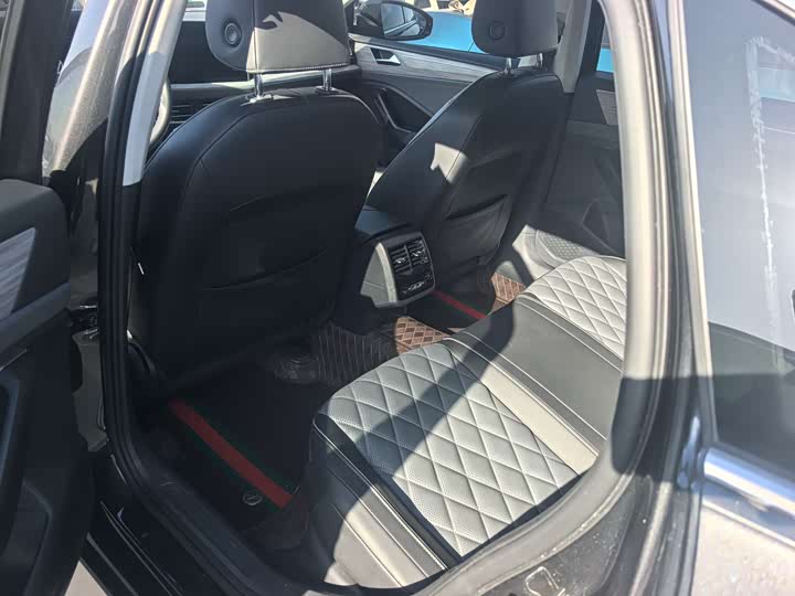 Фото 5 - Volkswagen Sagitar L