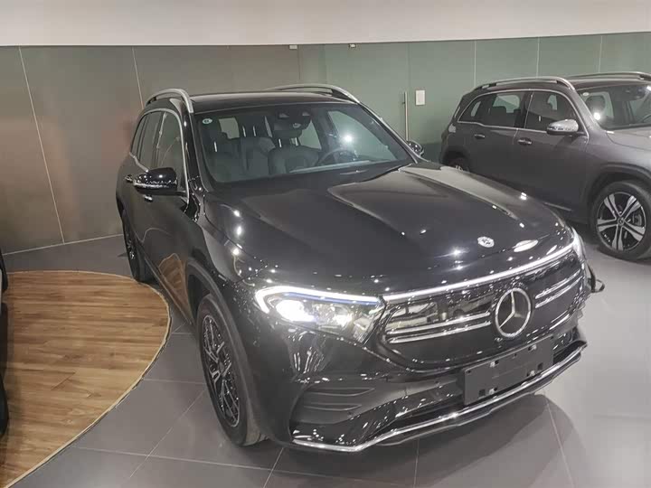 Фото 4 - Mercedes-Benz EQB