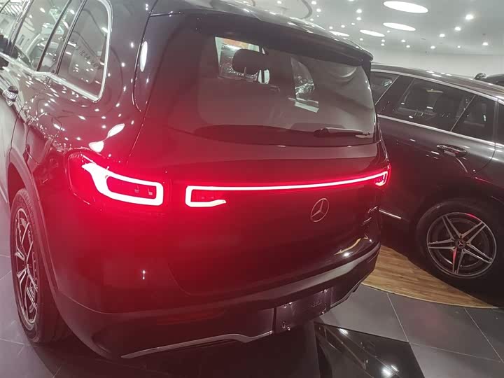 Фото 6 - Mercedes-Benz EQB