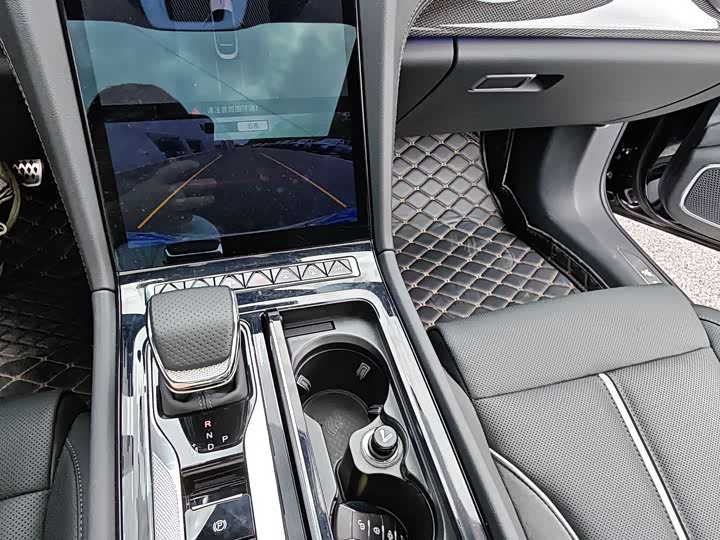 Фото 4 - Hongqi H6