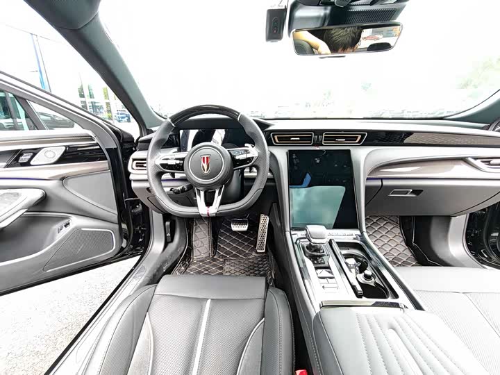 Фото 5 - Hongqi H6