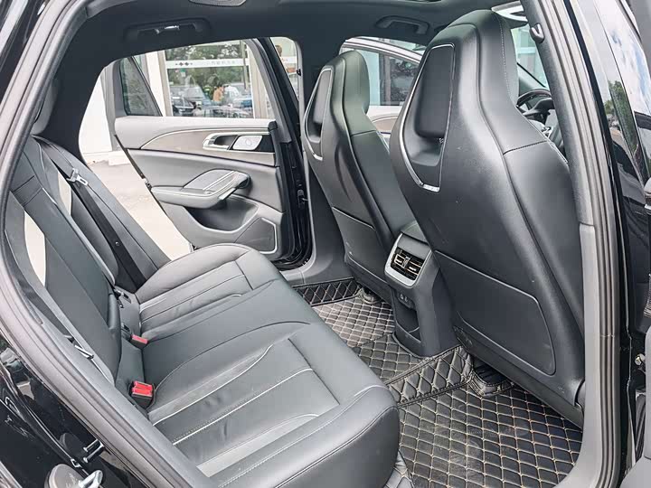 Фото 8 - Hongqi H6